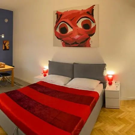 Tra Le Torri - Ampia Stanza Privata In Con Bagno Privato Accessibile Da Corridoio