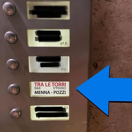Tra Le Torri - Ampia Stanza Privata In Con Bagno Privato Accessibile Da Corridoio Frühstückspension Bologna