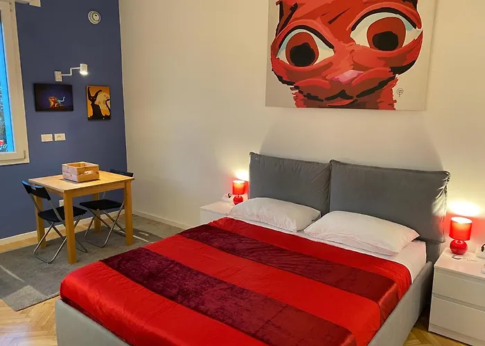 Tra Le Torri - Ampia Stanza Privata In Con Bagno Privato Accessibile Da Corridoio Bed & Breakfast Bologna