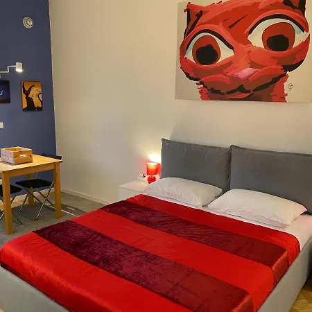 Tra Le Torri - Ampia Stanza Privata In Con Bagno Privato Accessibile Da Corridoio B&B 볼로냐