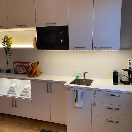 Bed and Breakfast Tra Le Torri - Ampia Stanza Privata In Con Bagno Privato Accessibile Da Corridoio