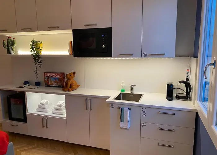 B&B Tra Le Torri - Ampia Stanza Privata In Con Bagno Privato Accessibile Da Corridoio